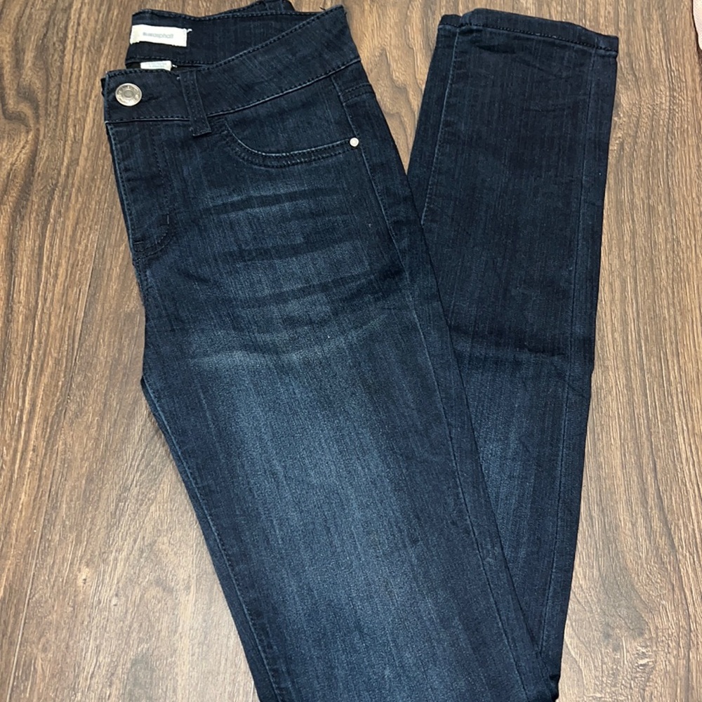 Dark skinny jeans